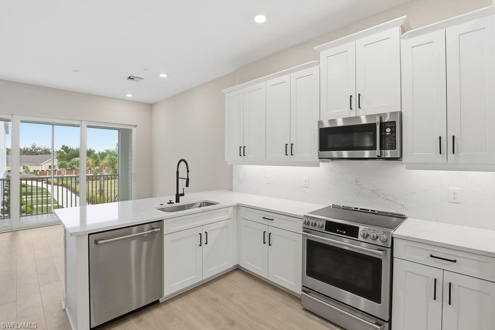 1624 Compass Pointe Ct 2-203 Property Photo 5