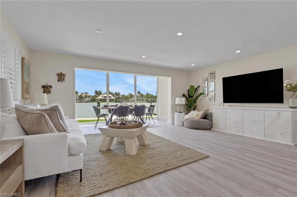 2500 Gulf Shore Blvd N S10 Property Photo 11