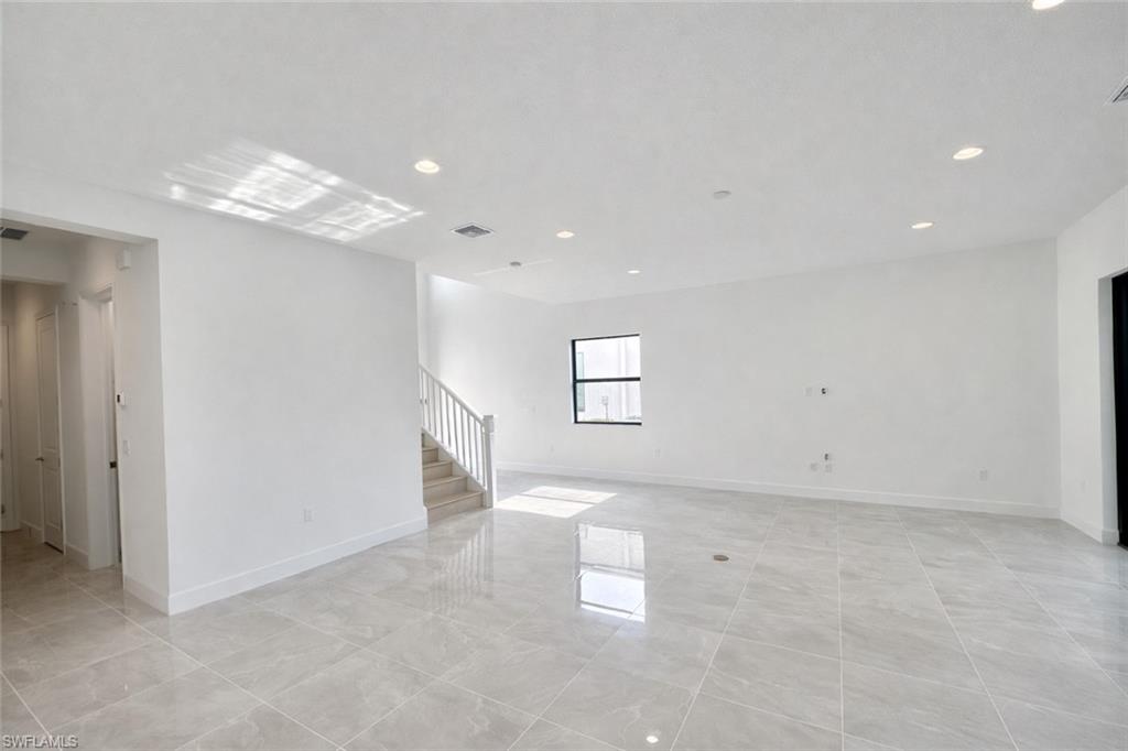 12770 Woodbury Dr Property Photo 8
