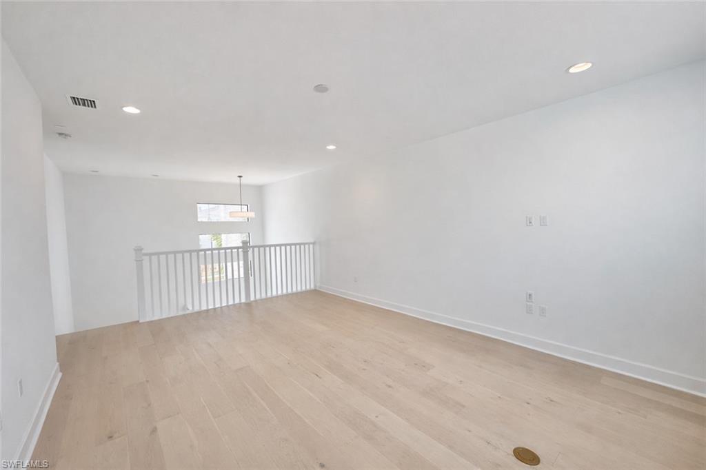 12770 Woodbury Dr Property Photo 9