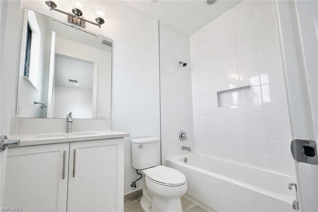 12770 Woodbury Dr Property Photo 13