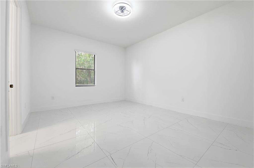 141/143 Gilbert Ave S Property Photo 15