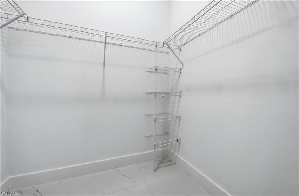141/143 Gilbert Ave S Property Photo 21