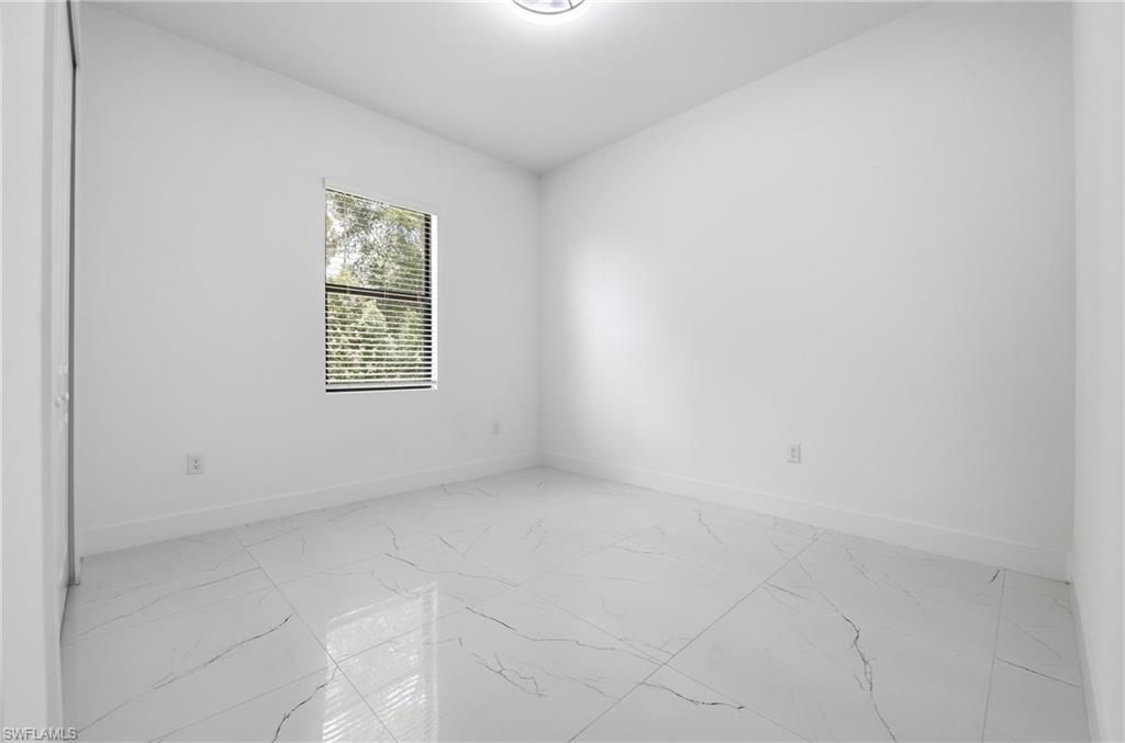 141/143 Gilbert Ave S Property Photo 24
