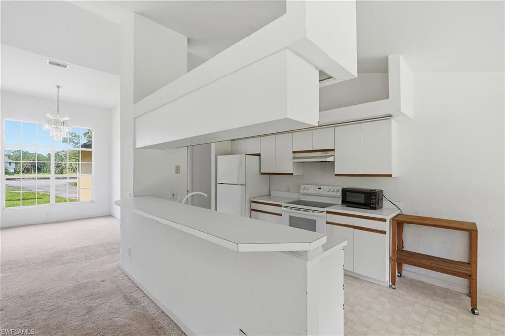 1210 Golden Gate Blvd W Property Photo 8