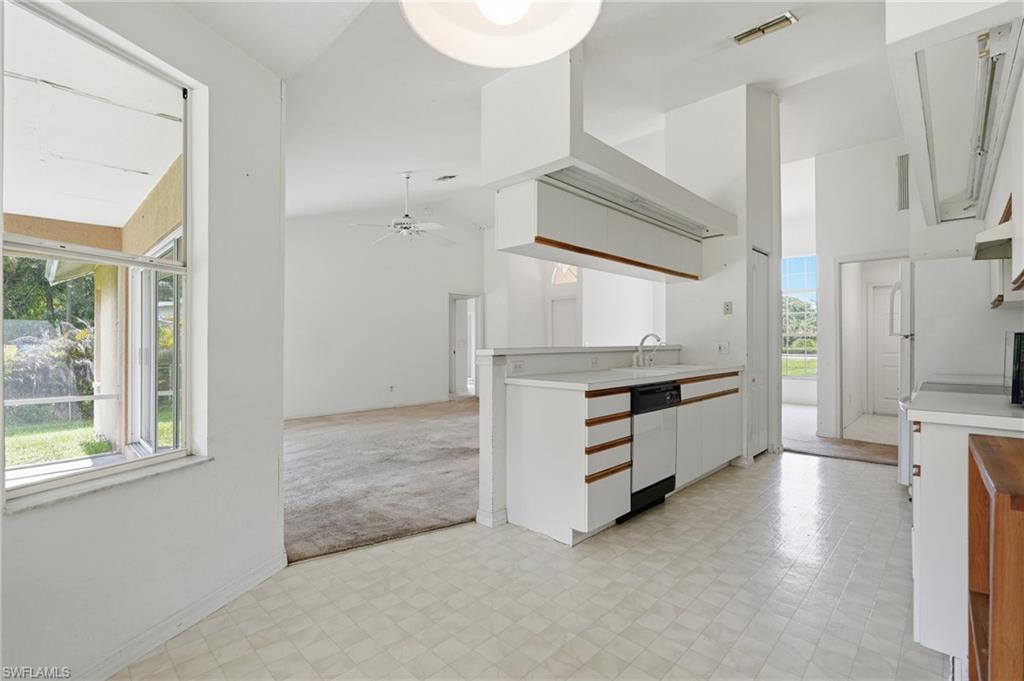 1210 Golden Gate Blvd W Property Photo 9
