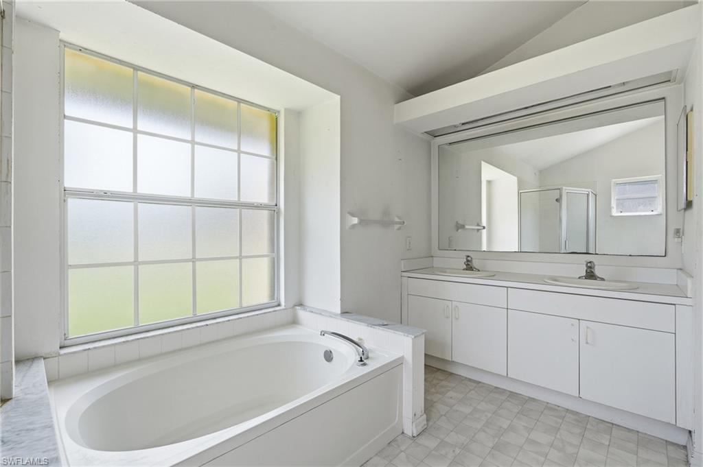 1210 Golden Gate Blvd W Property Photo 13
