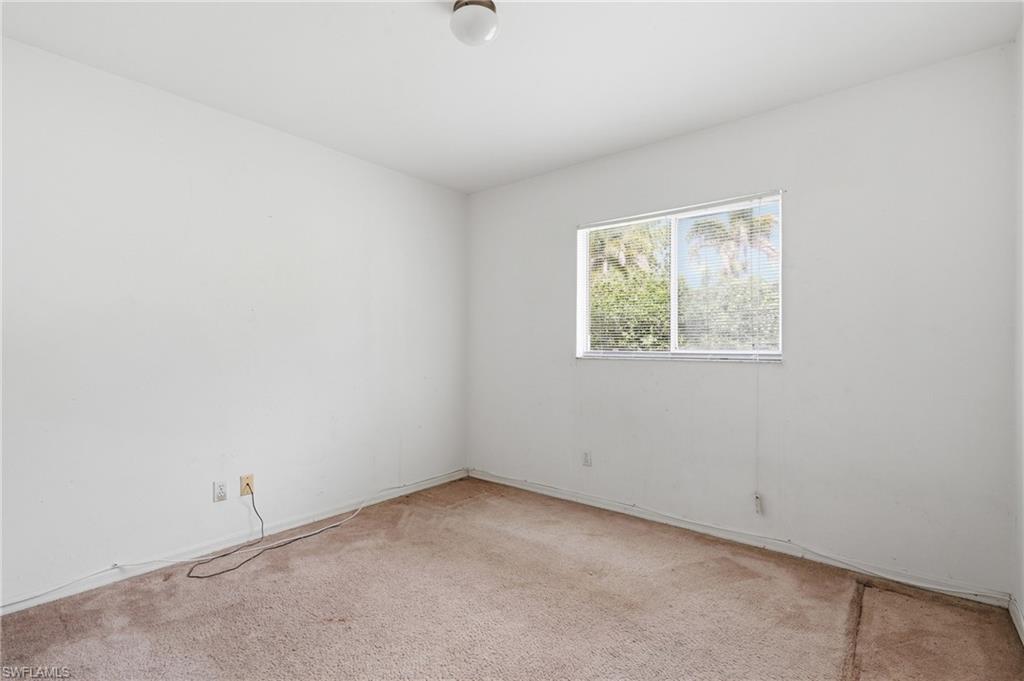 1210 Golden Gate Blvd W Property Photo 16