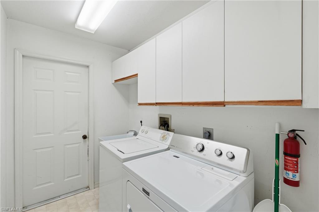1210 Golden Gate Blvd W Property Photo 20