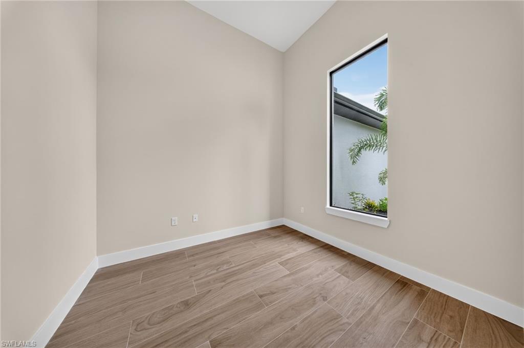 2594 50th Ave Ne Property Photo 25