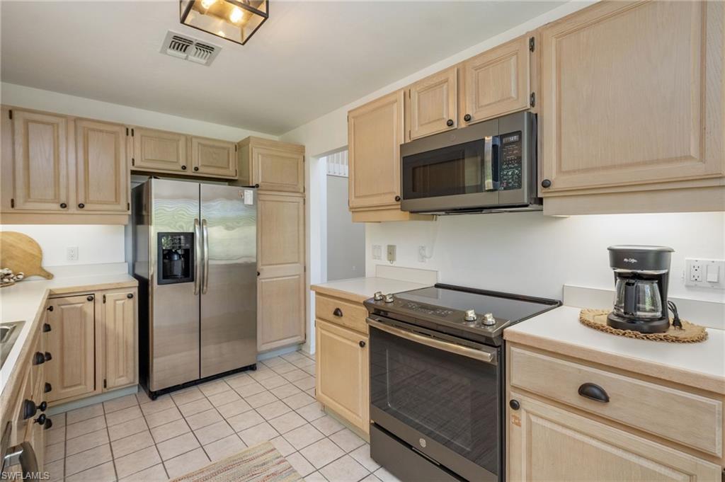 27100 Oakwood Lake Dr Property Photo 8