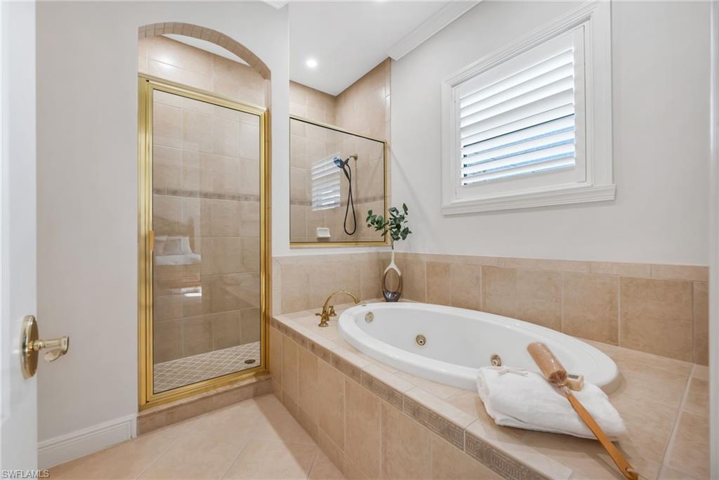 534 Avellino Isles Cir 8302 Property Photo 12