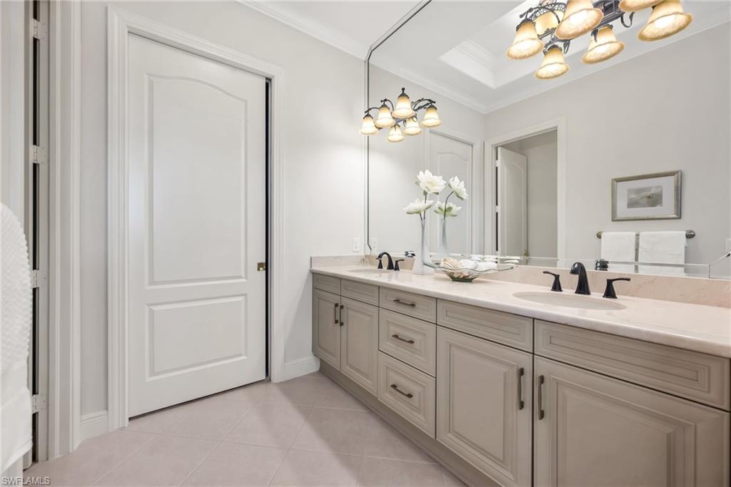 534 Avellino Isles Cir 8302 Property Photo 13