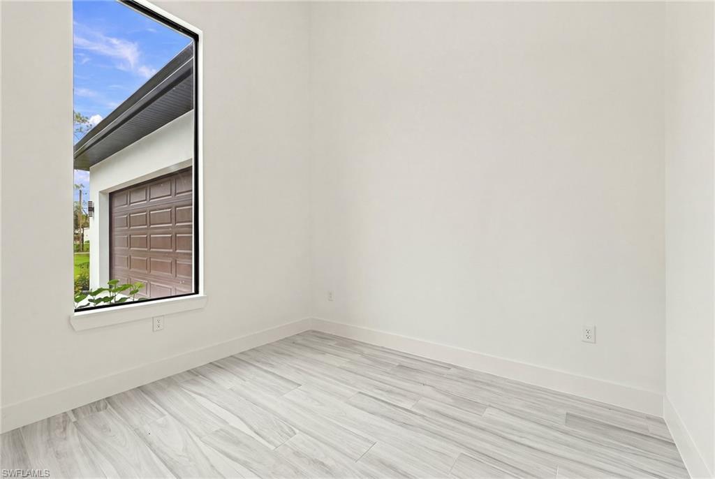 226029415 Property Photo 12
