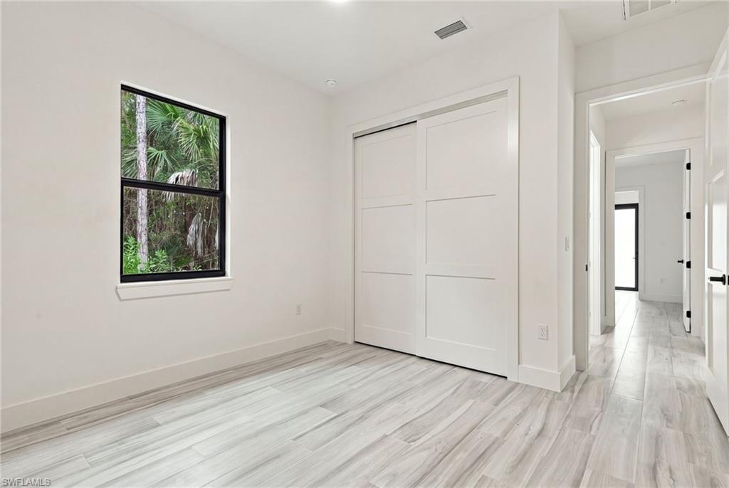 226029415 Property Photo 25