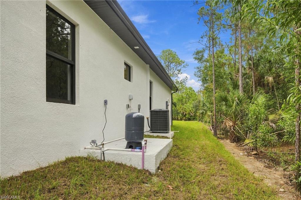 226029415 Property Photo 40