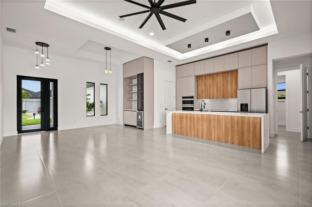 1212 33rd Pl Property Photo 4
