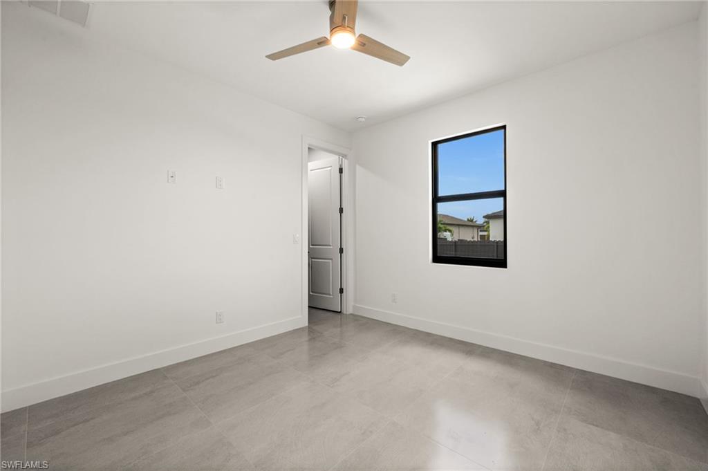 1212 33rd Pl Property Photo 12