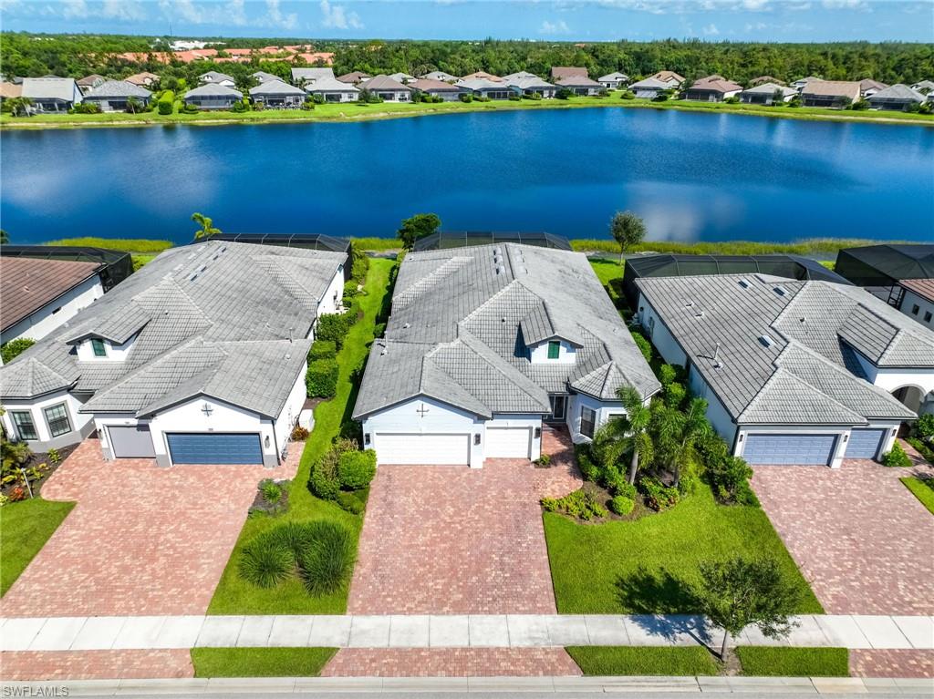 6851 Winding Cypress Dr Property Photo 3