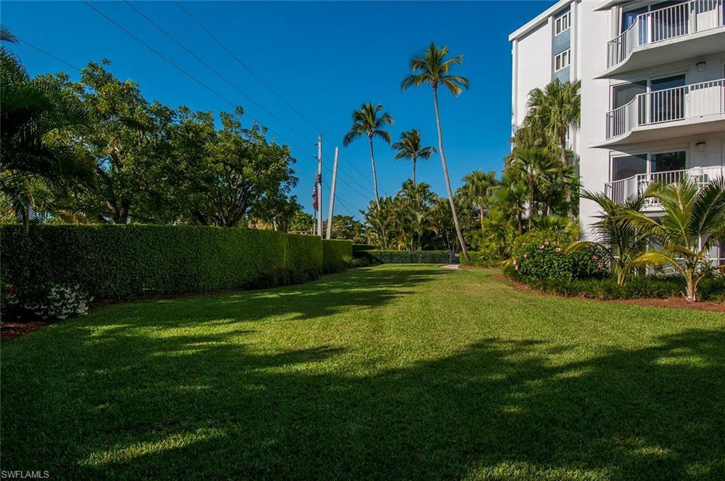 1300 Gulf Shore Blvd N 406 Property Photo 24