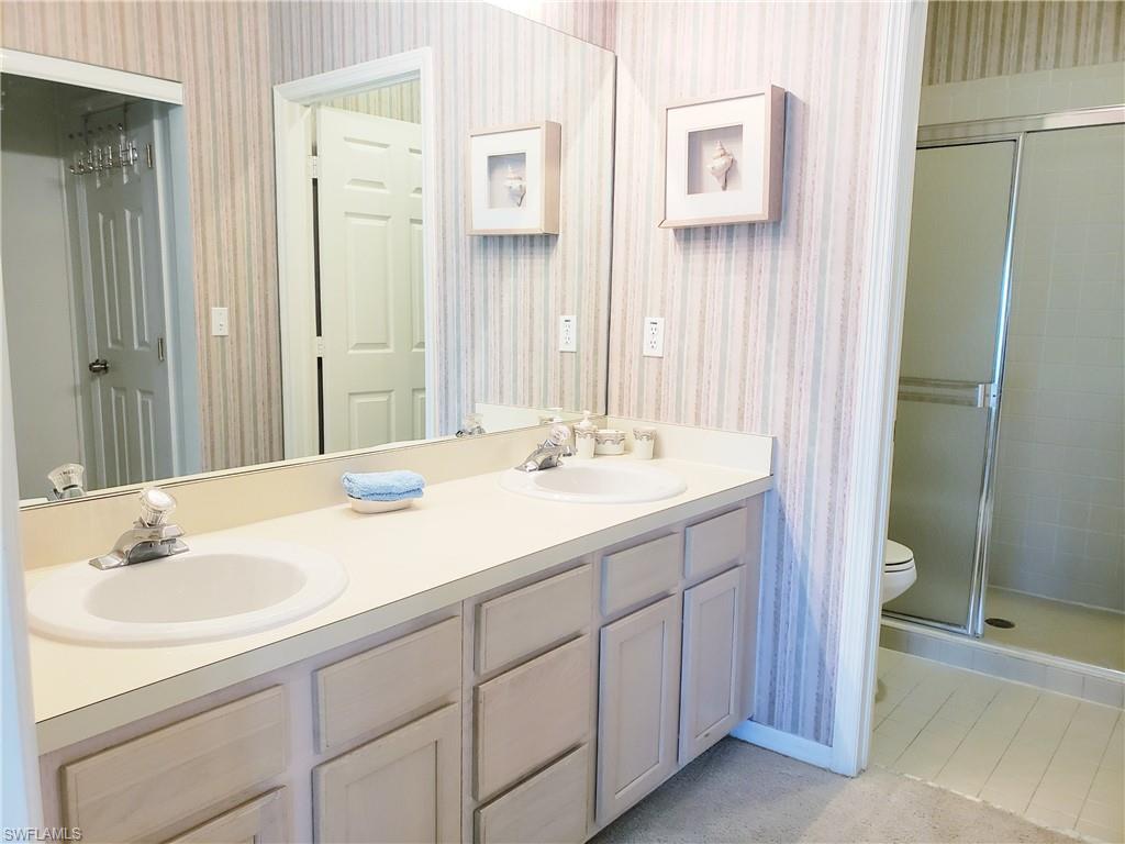 661 Wiggins Lake Dr 201 Property Photo 15