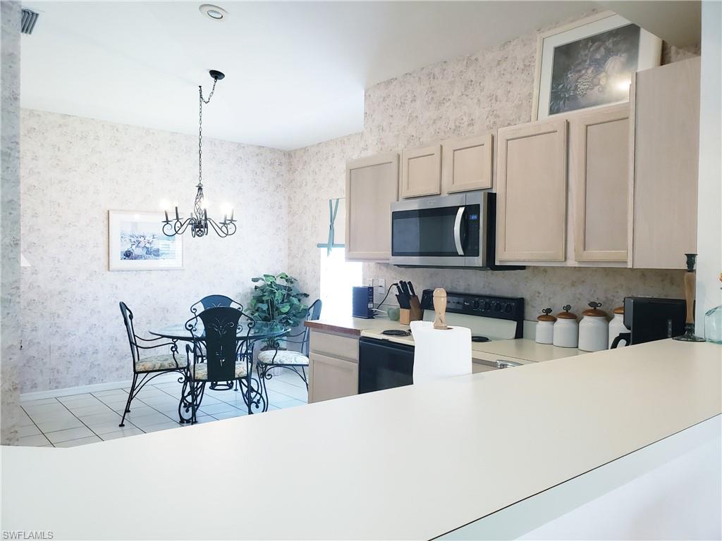 661 Wiggins Lake Dr 201 Property Photo 23