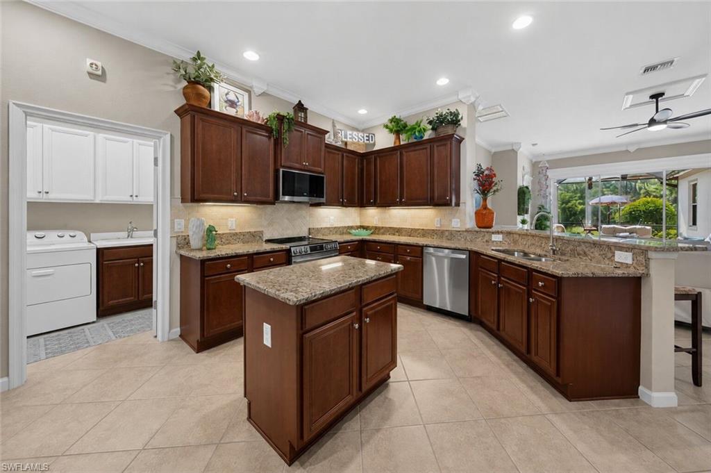 11273 Suffield St Property Photo 3