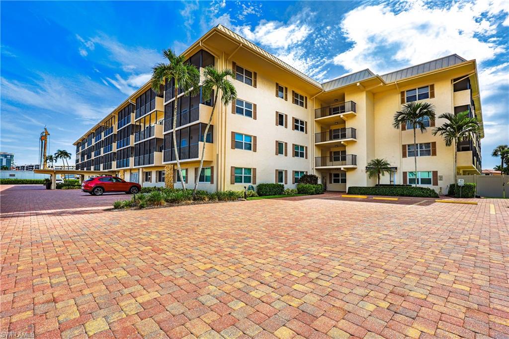 3200 Gulf Shore Blvd N 205 Property Photo 25