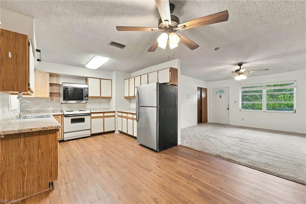 12374 Fourth St Property Photo 7