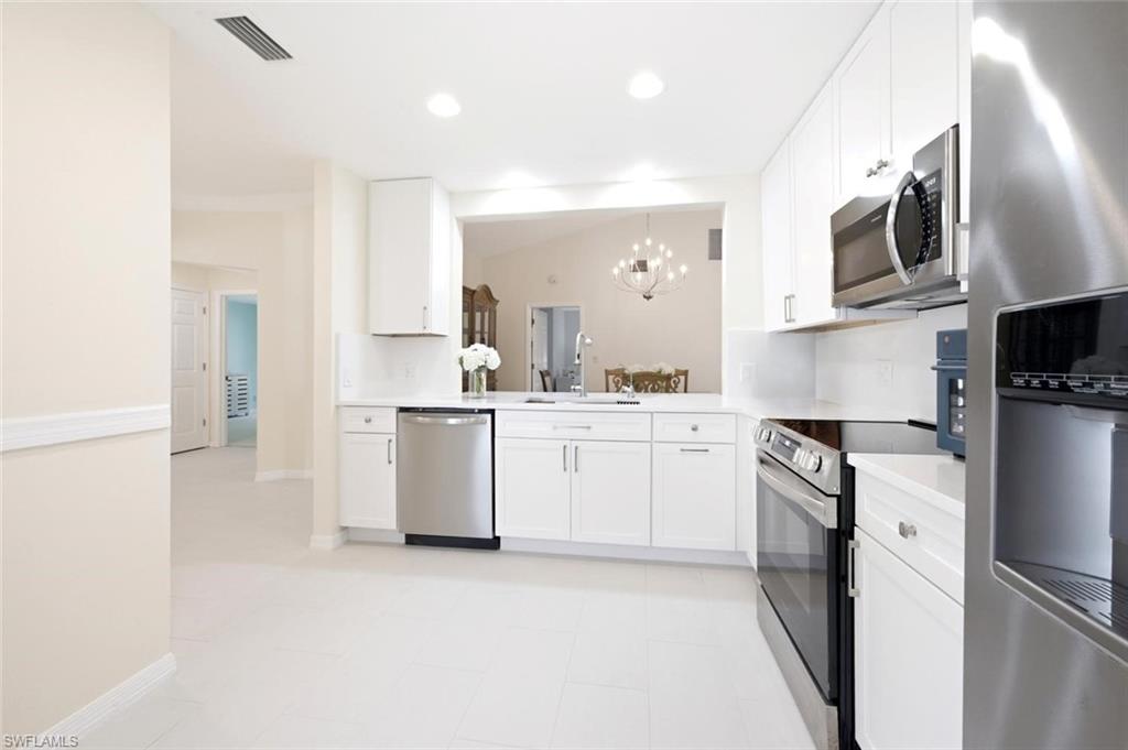 506 Courtside Dr E201 Property Photo 4