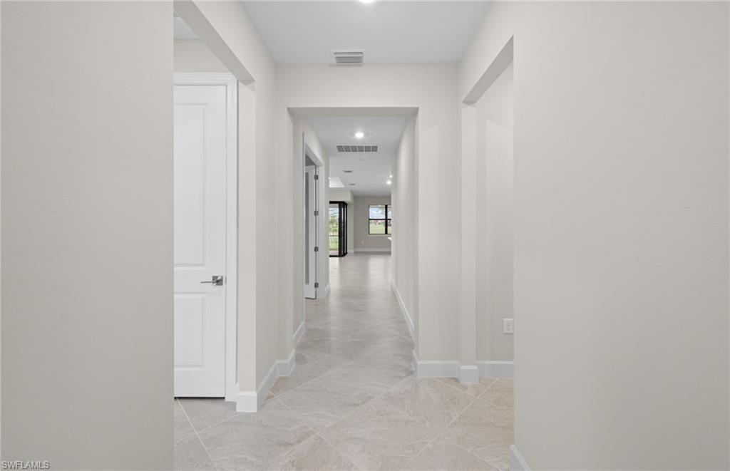 16624 Ash Grove Ln Property Photo 4