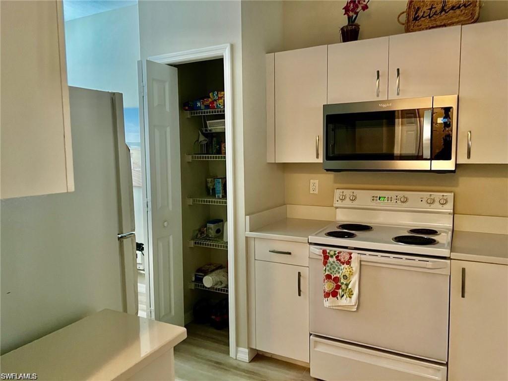 2290 Carrington Ct 202 Property Photo 4