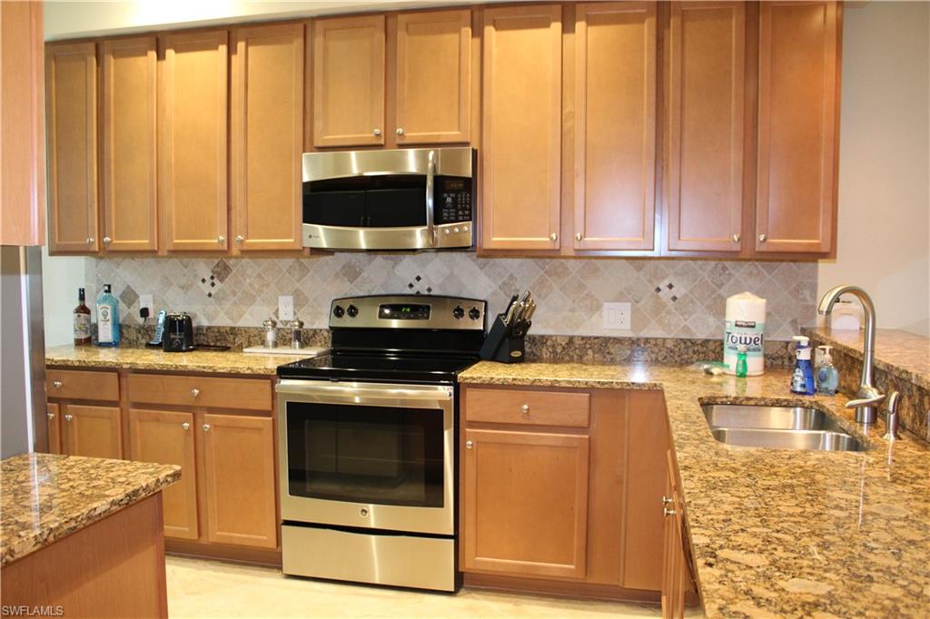 9735 Acqua Ct 611 Property Photo 2