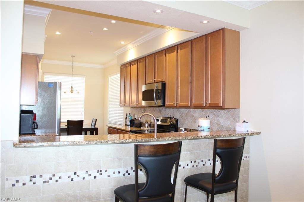 9735 Acqua Ct 611 Property Photo 6