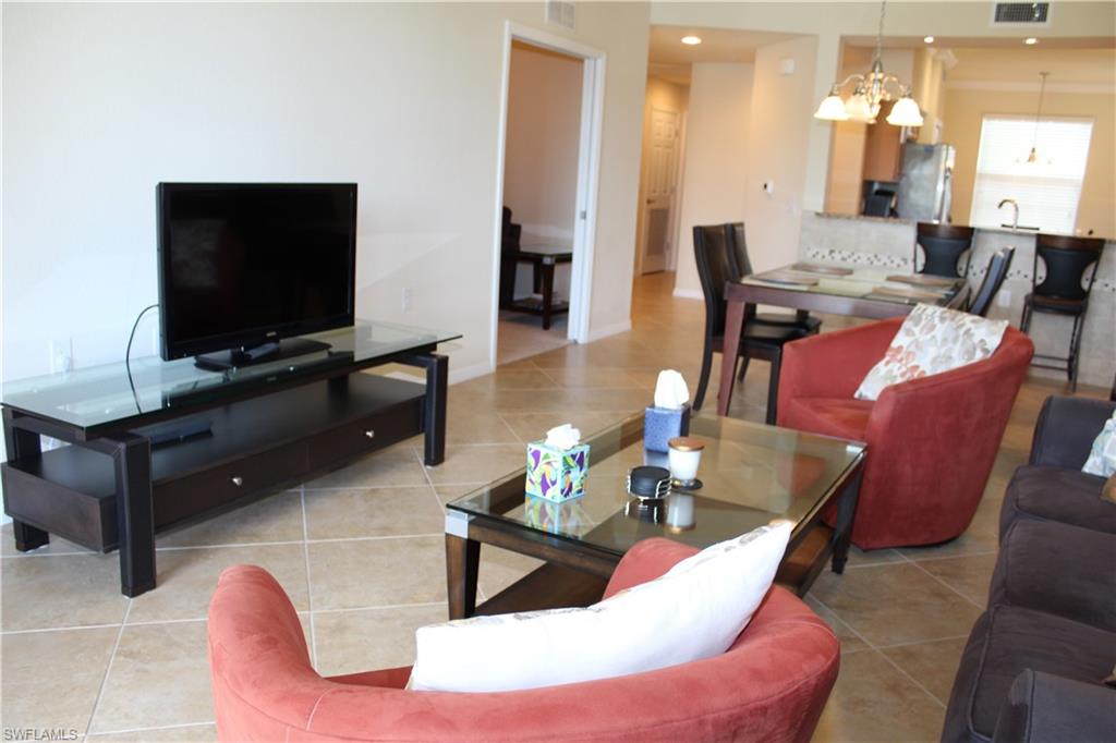 9735 Acqua Ct 611 Property Photo 8