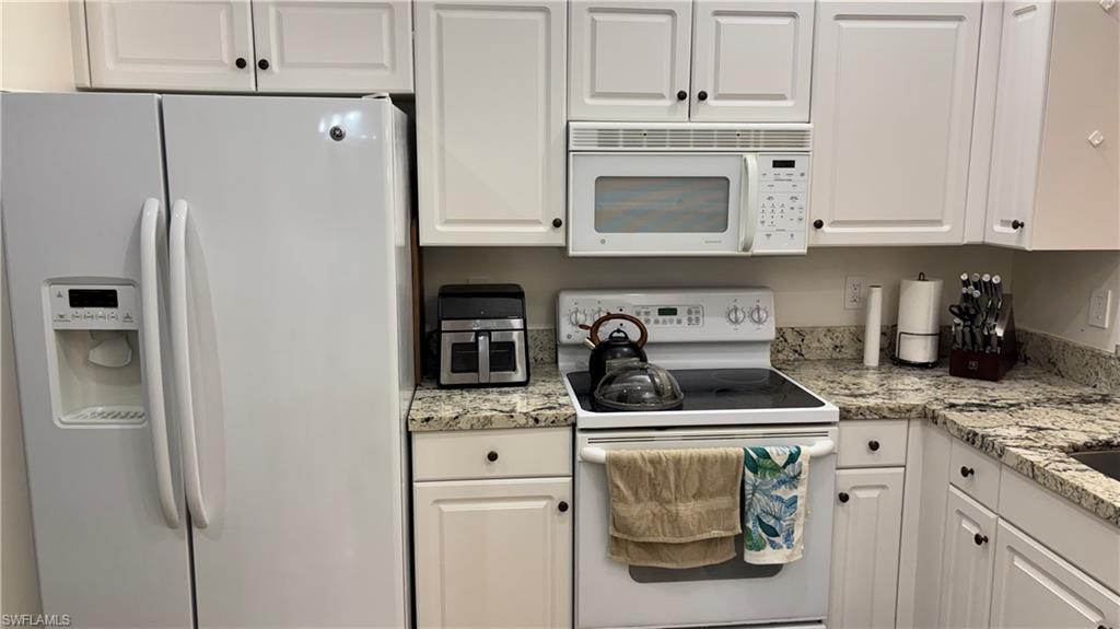 1340 Charleston Square Dr 203 Property Photo 6