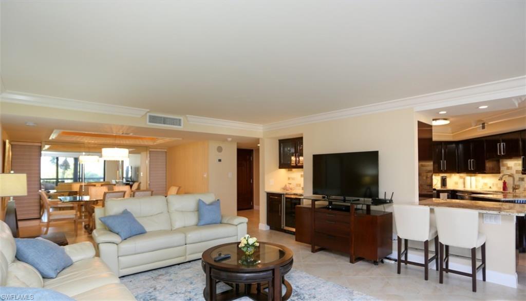 4551 Gulf Shore Blvd N 301 Property Photo 5