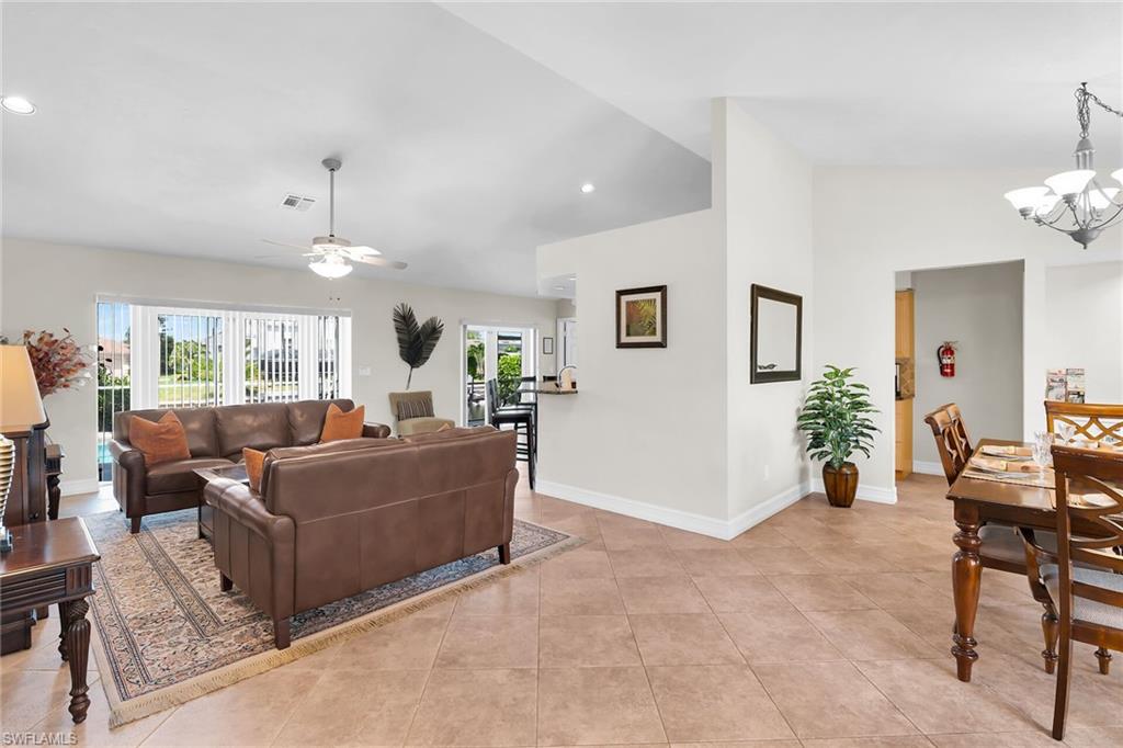 478 Persian Ct Property Photo 3