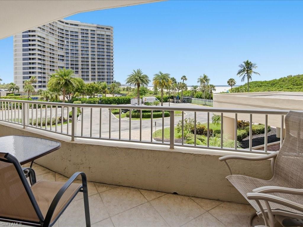 380 Seaview Ct 204 Property Photo 2