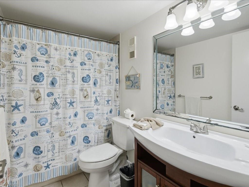380 Seaview Ct 204 Property Photo 9