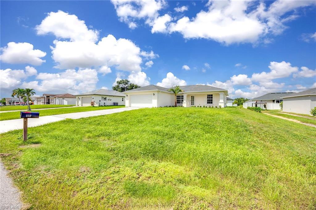 915 10th Ln Property Photo 3