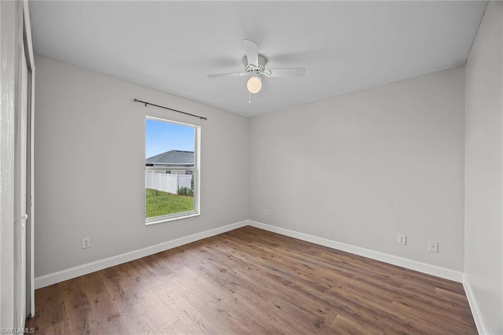 915 10th Ln Property Photo 15