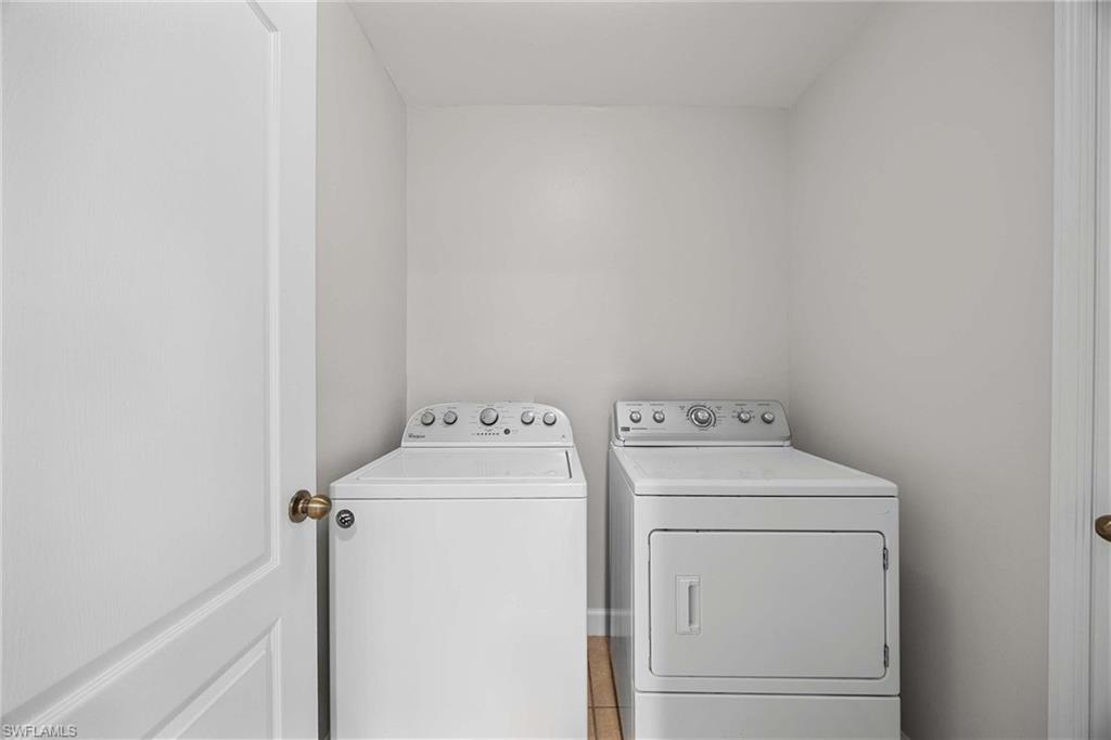 915 10th Ln Property Photo 18