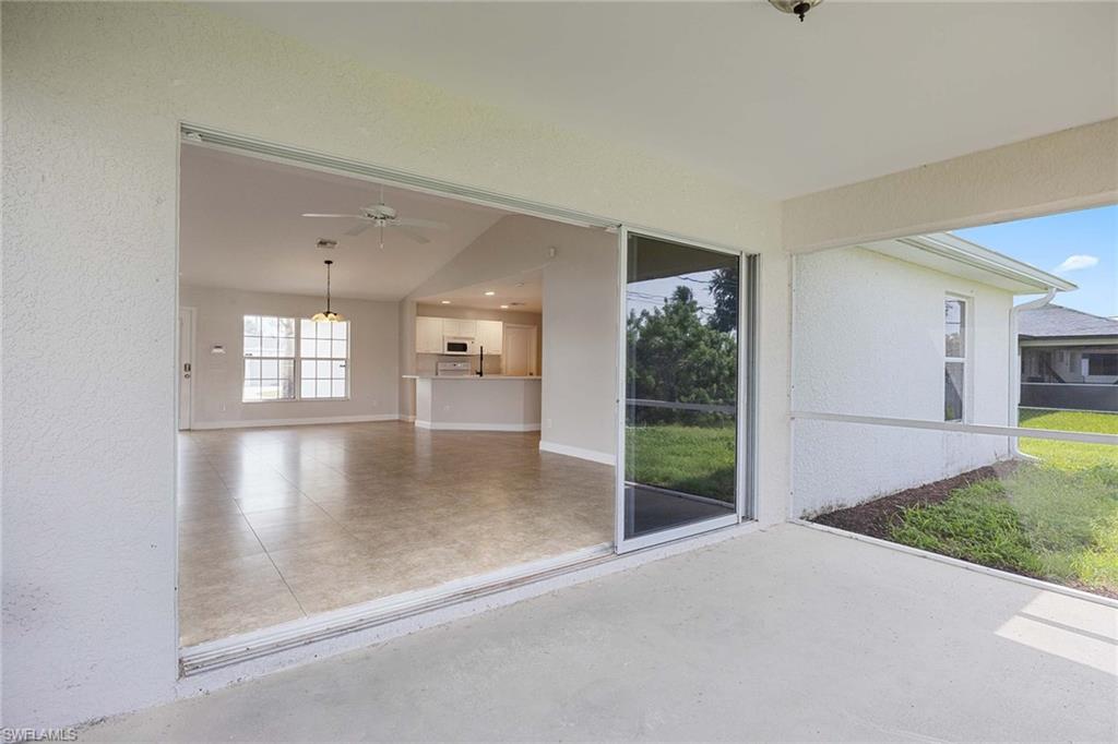 915 10th Ln Property Photo 19