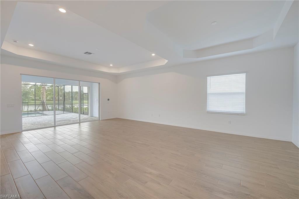 5457 Pikewood Ct Property Photo 5