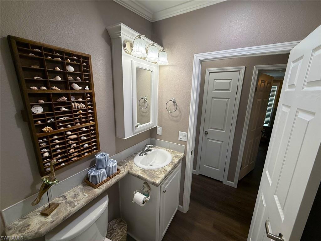 1626 Diamond Lake Cir Property Photo 5