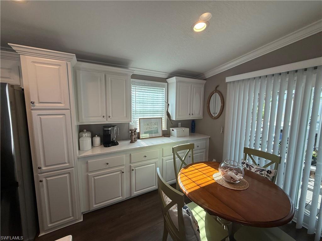 1626 Diamond Lake Cir Property Photo 19