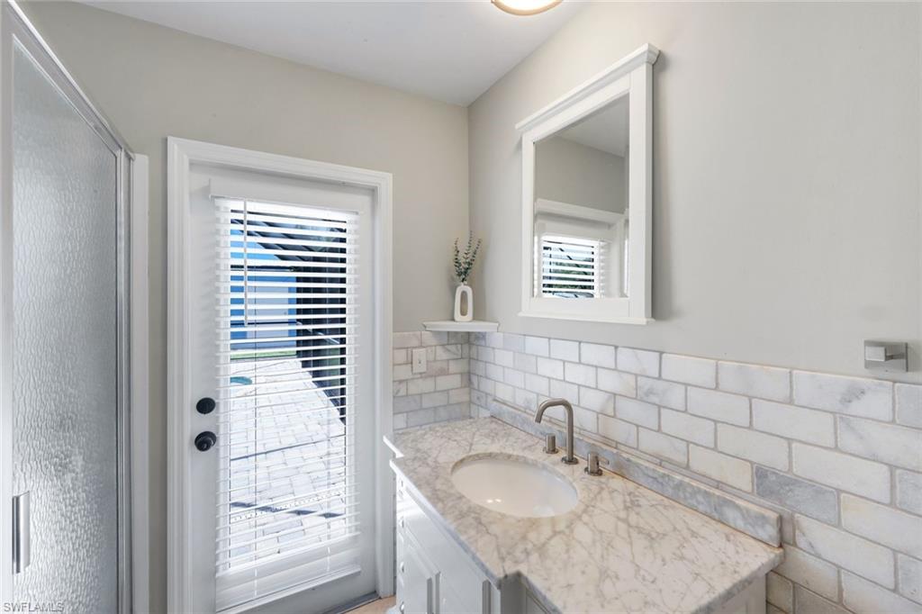 52 1st St Property Photo 16