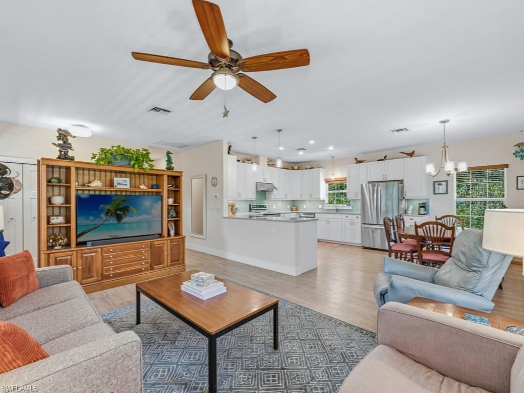 2023 Mills Ln Property Photo 11