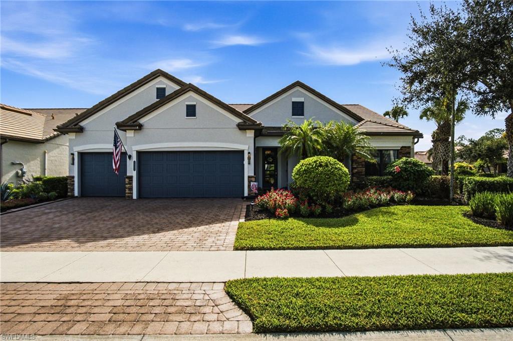 16284 Camden Lakes Cir Property Photo 2